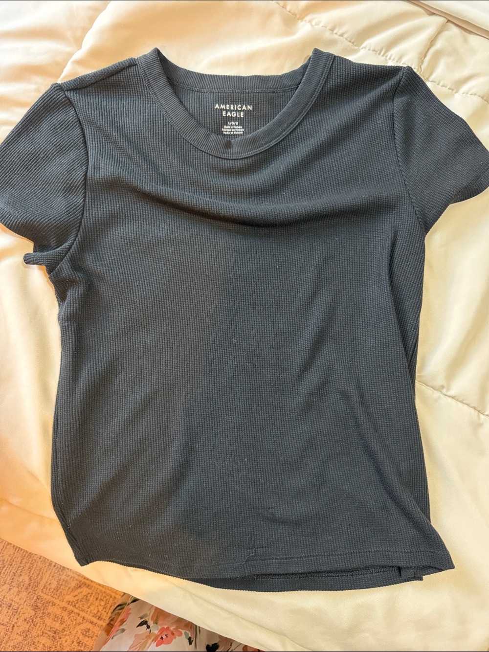 American Eagle Outfitters Black Short Sleeve Ribbed Tee